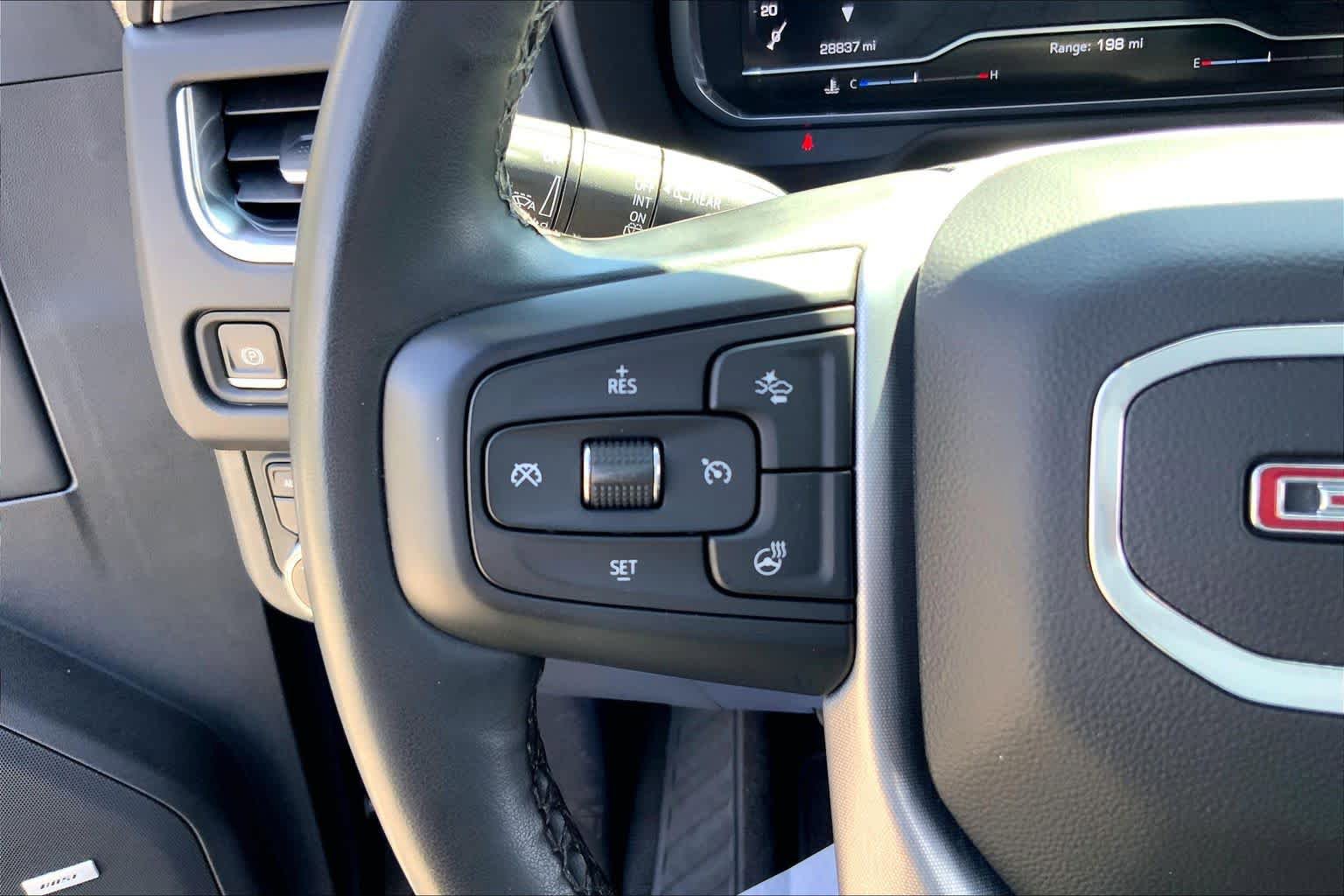 Used 2023 GMC Yukon XL SLT w/ SLT Premium Package image 20