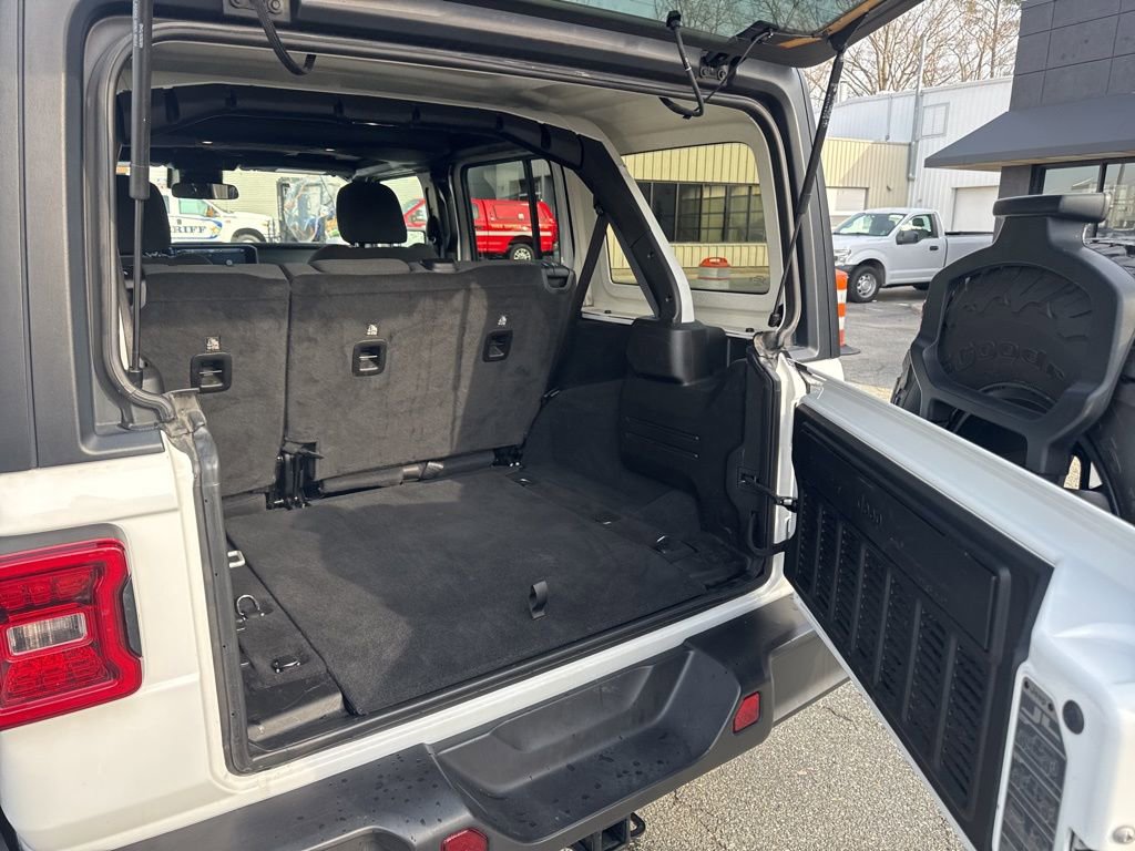 Used 2024 Jeep Wrangler Unlimited Rubicon image 25