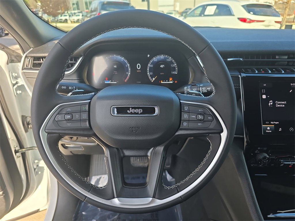 New 2025 Jeep Grand Cherokee Laredo image 16