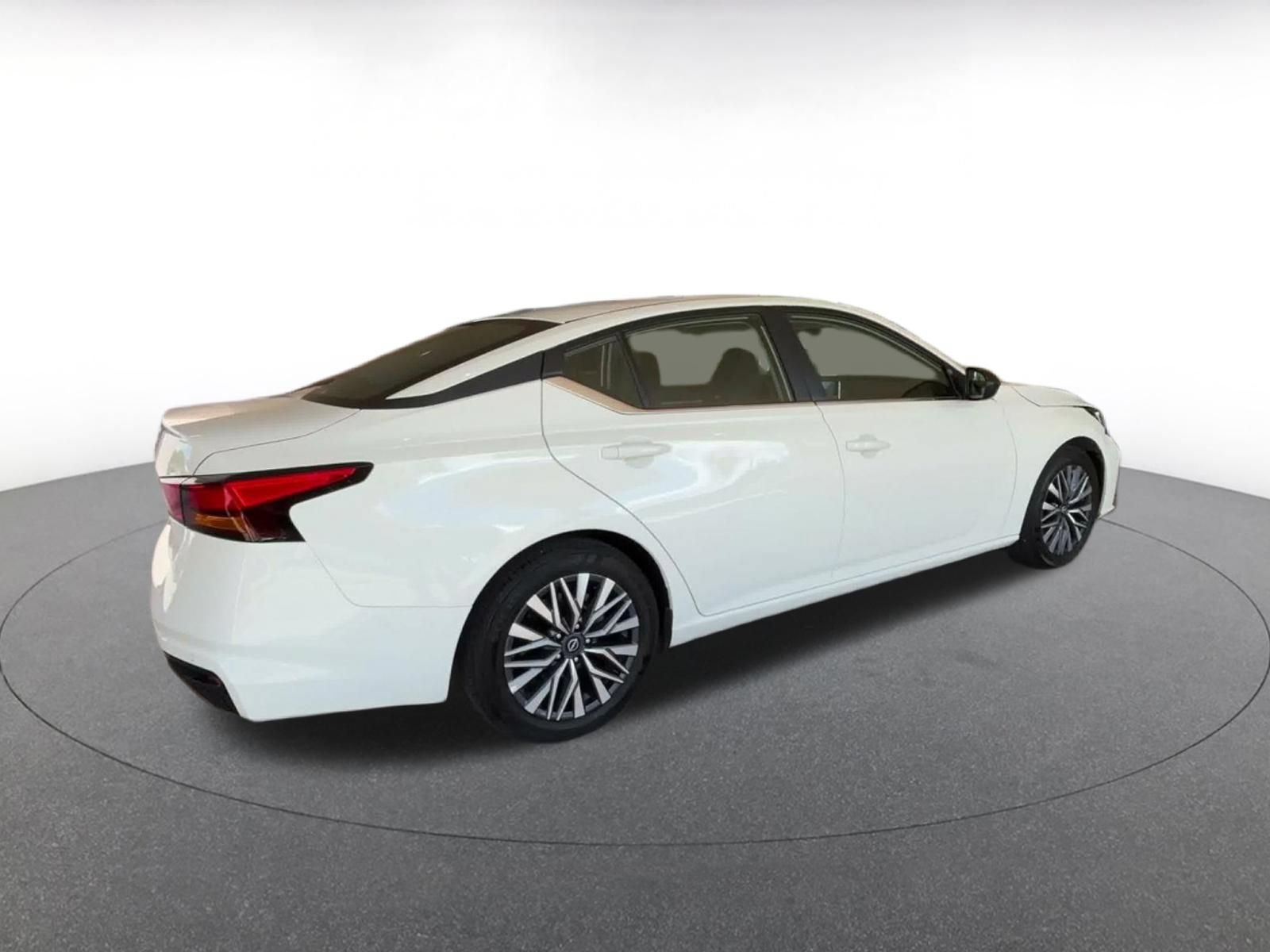 Used 2026 Nissan Altima 2.5 SV FWD image 12