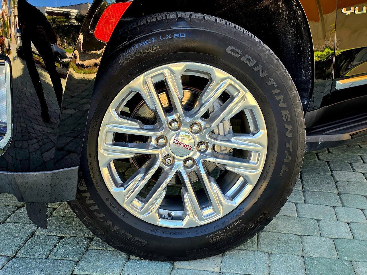 Used 2021 GMC Yukon SLT w/ SLT Premium Package RWD image 3