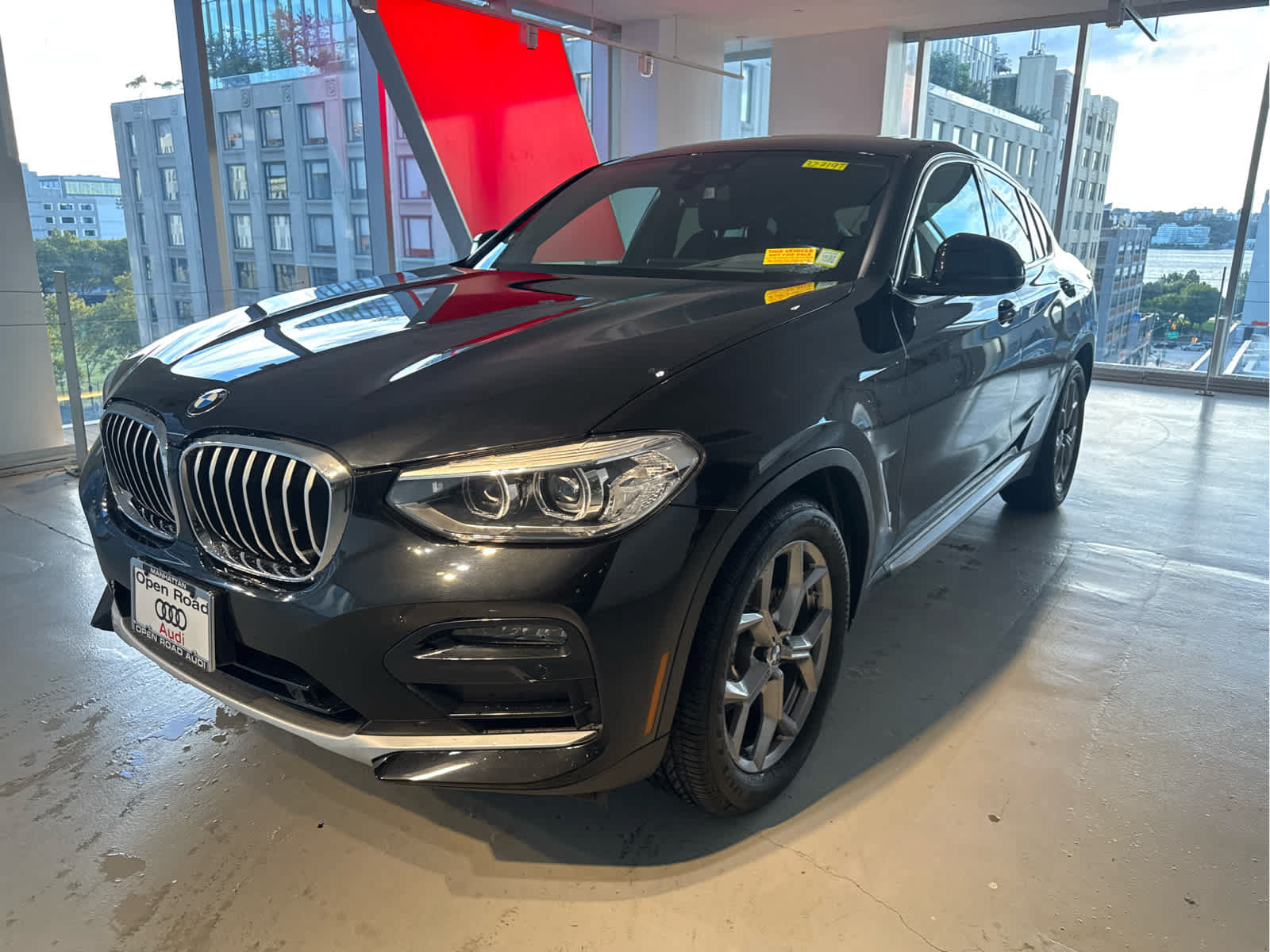 Used 2021 BMW X4 xDrive30i w/ Premium Package AWD/4WD image 1