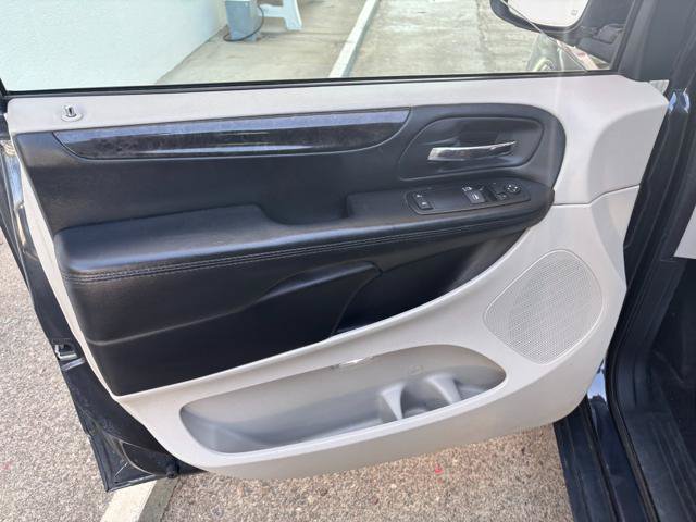 Used 2014 Dodge Grand Caravan American Value Package w/ UConnect Hands-Free Group FWD image 19