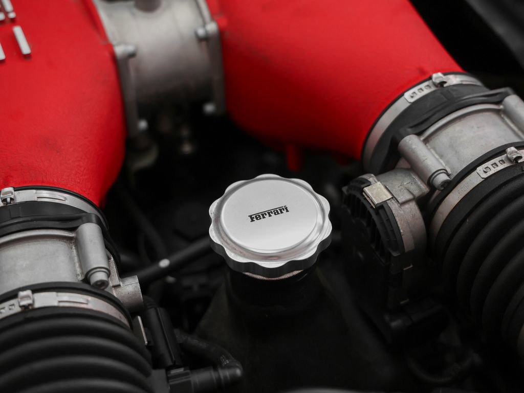 Used 2011 Ferrari 458 Italia Coupe RWD image 24