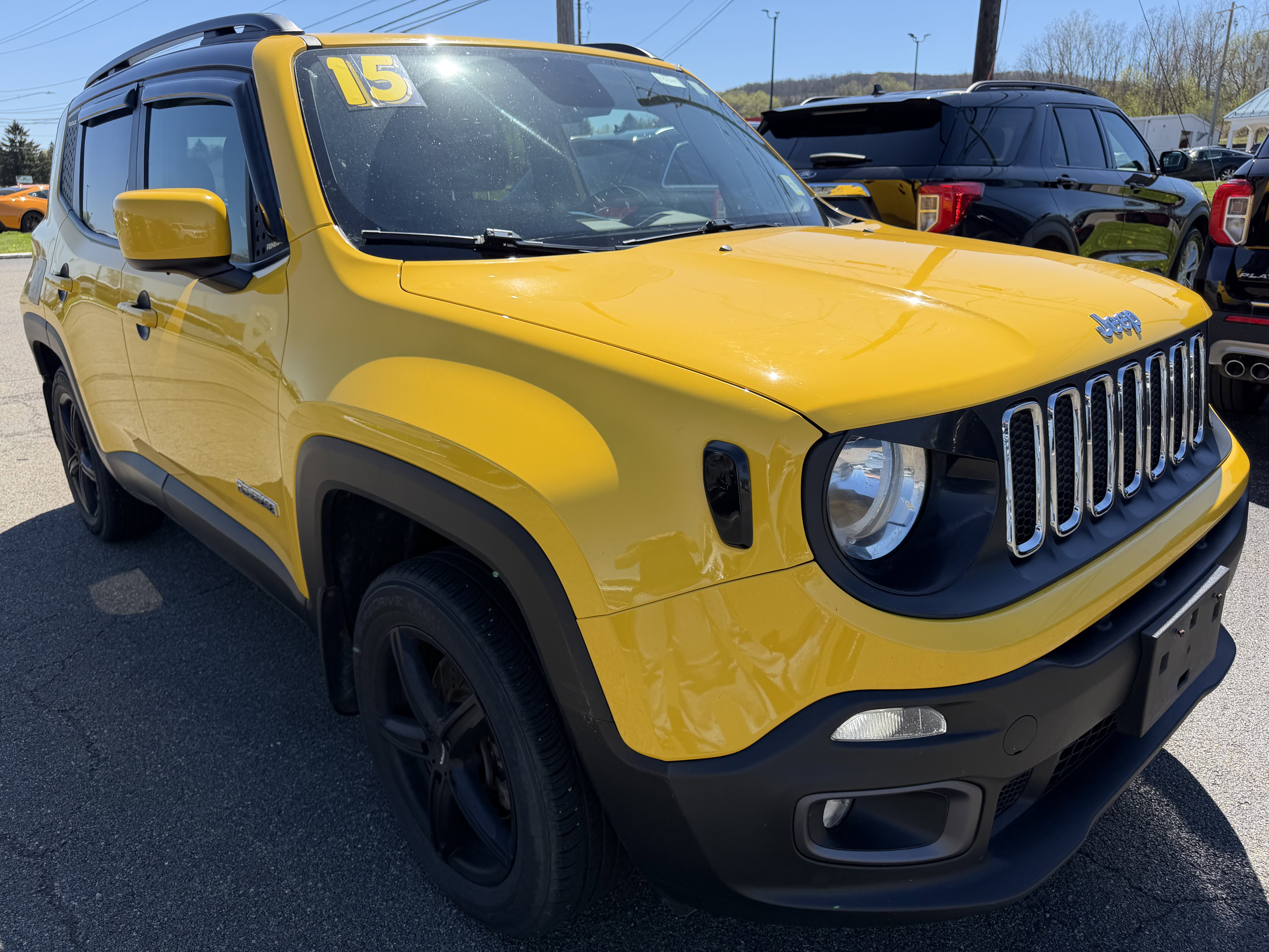 Used 2015 Jeep Renegade Latitude w/ Popular Equipment Group AWD/4WD image 1