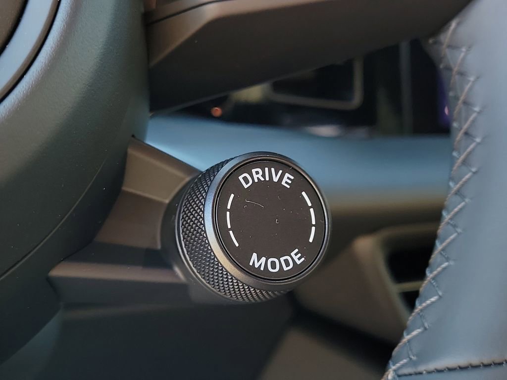 New 2026 Porsche Macan Electric image 37