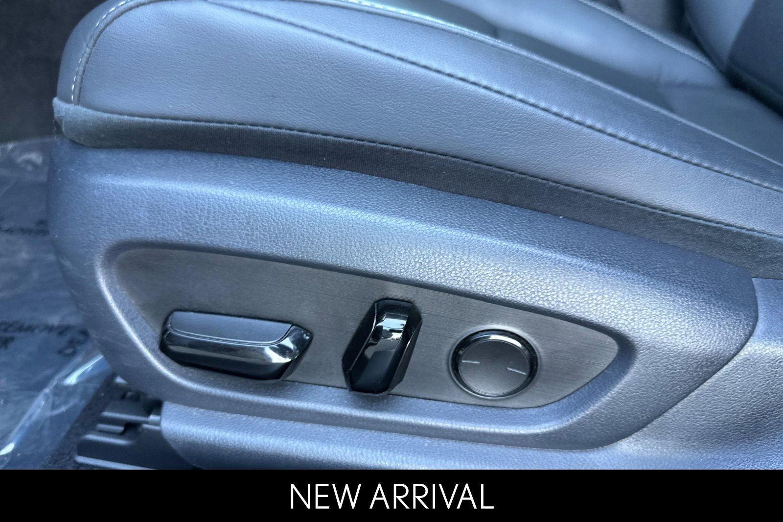 Certified 2024 Lexus ES 350 w/ Premium Package image 13