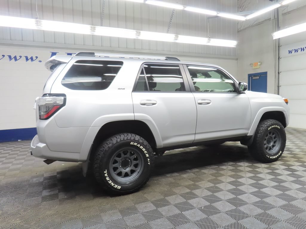 Used 2021 Toyota 4Runner SR5 AWD/4WD image 5