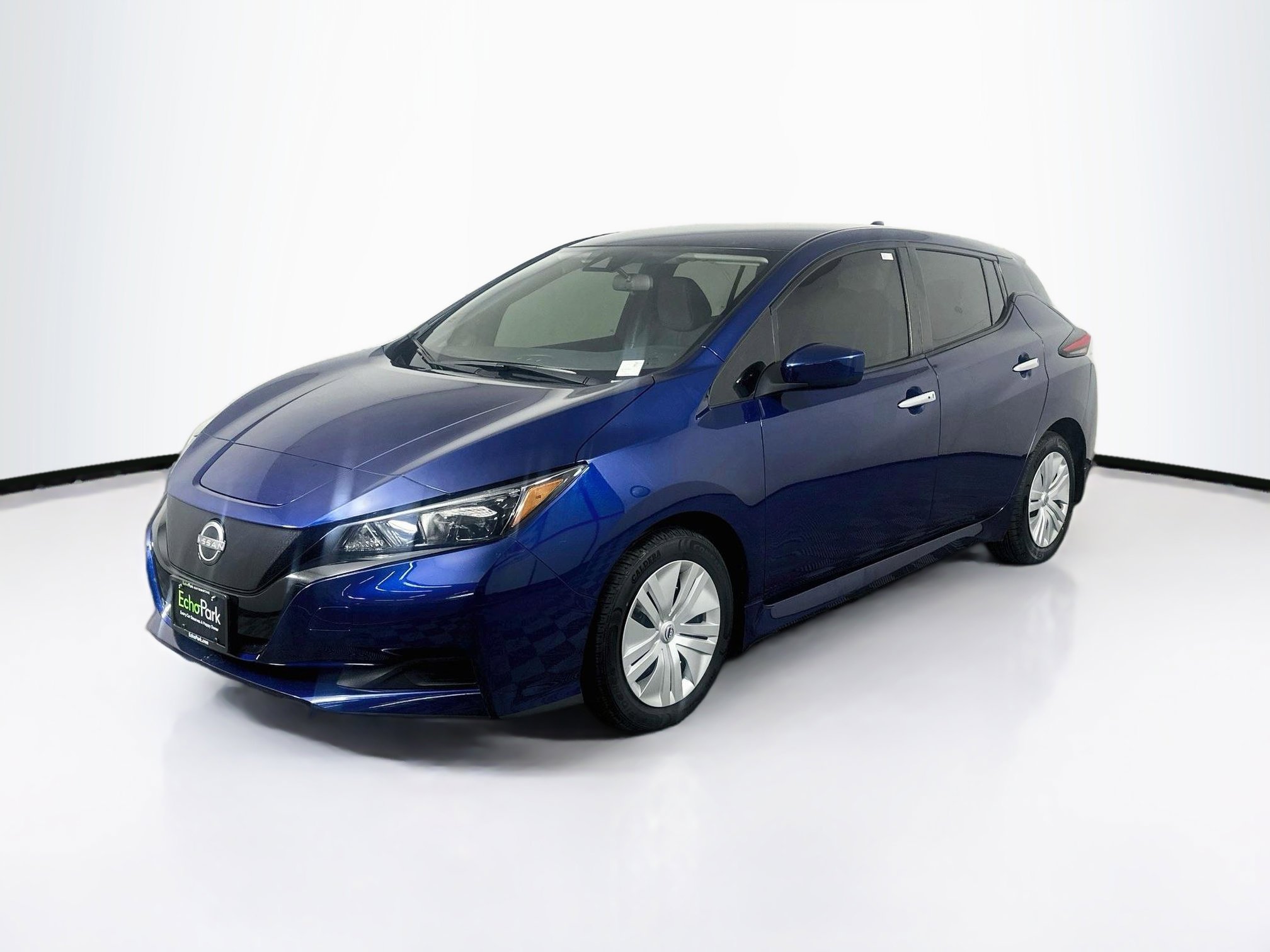 Used 2024 Nissan Leaf S FWD image 3