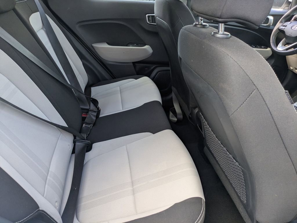 Used 2025 Hyundai Venue SEL FWD image 28