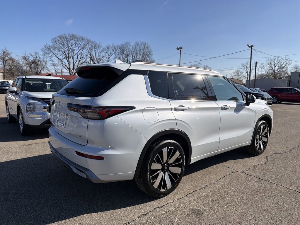 New 2026 Mitsubishi Outlander SEL AWD/4WD image 3