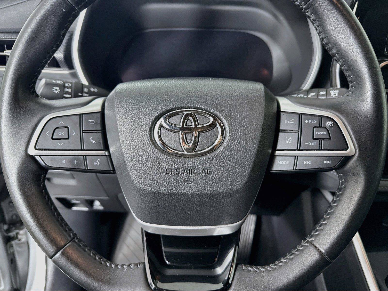 Certified 2025 Toyota Highlander XSE AWD/4WD image 17