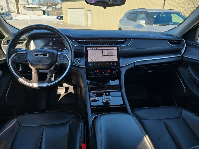 Used 2022 Jeep Grand Cherokee Limited image 30