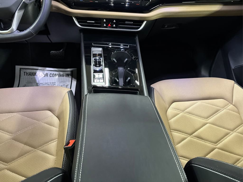 Used 2024 Volkswagen Atlas Cross Sport SE w/ Panoramic Sunroof Package image 19