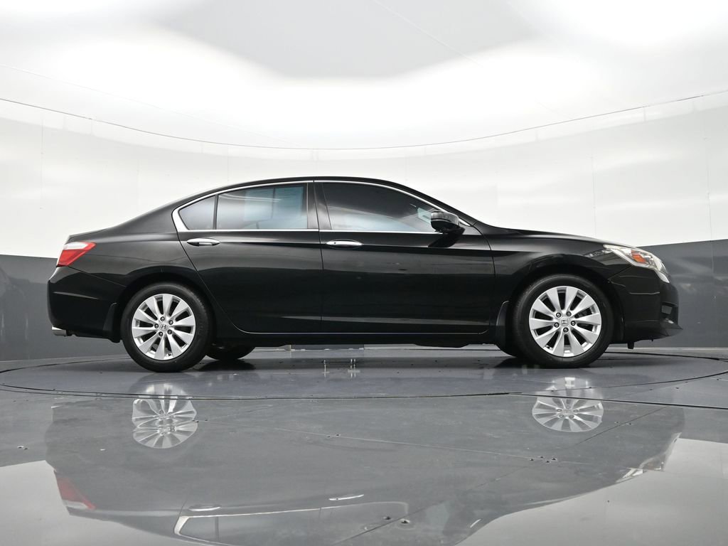 Used 2015 Honda Accord Touring image 29