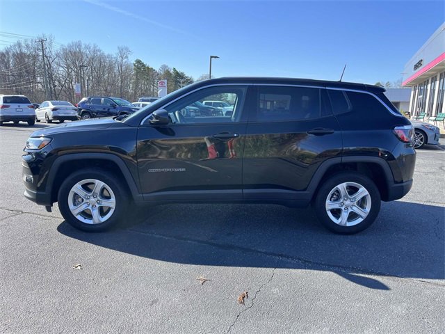 Used 2024 Jeep Compass Sport image 6