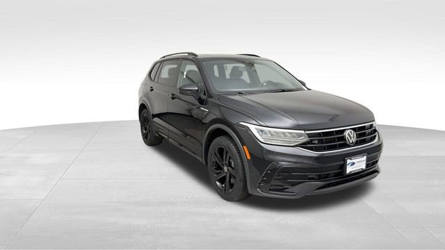 Used 2023 Volkswagen Tiguan SE R-Line image 9