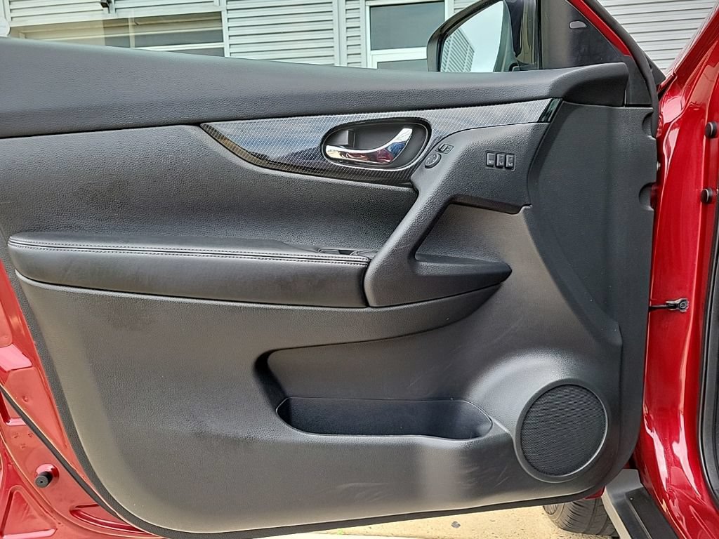 Used 2019 Nissan Rogue SL w/ Premium Package AWD/4WD image 29