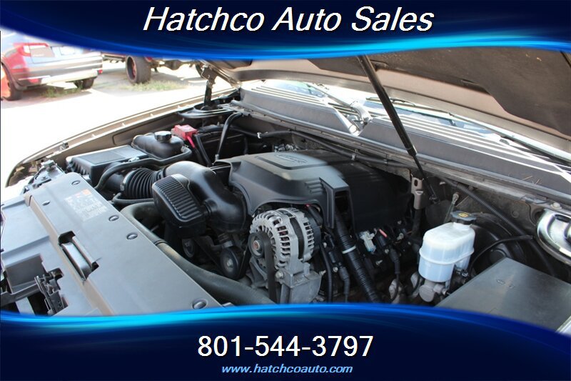 Used 2012 Chevrolet Suburban LT AWD/4WD image 11