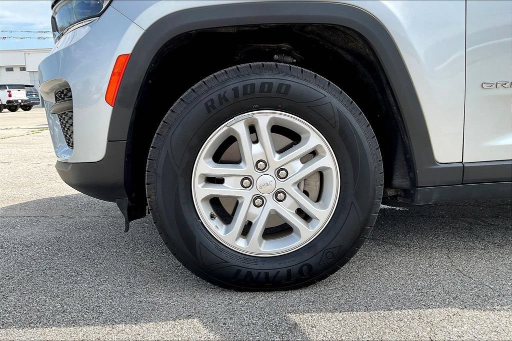 Used 2024 Jeep Grand Cherokee Laredo RWD image 30