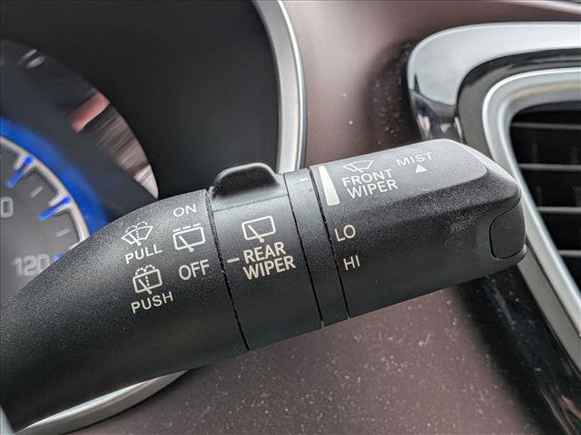 Used 2020 Chrysler Pacifica Touring-L image 11