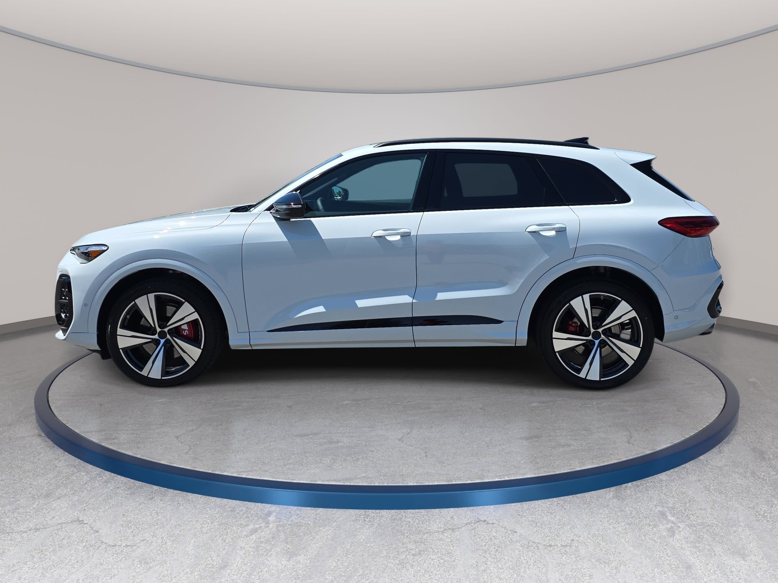 New 2026 Audi SQ5 Premium Plus AWD/4WD image 7