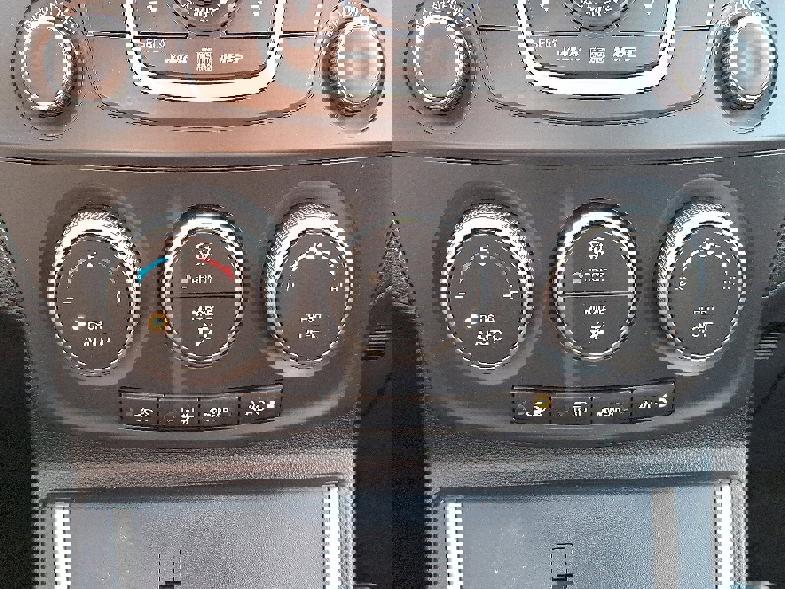 Used 2012 MAZDA MAZDA5 Sport image 15