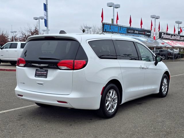 Certified 2024 Chrysler Voyager LX image 4