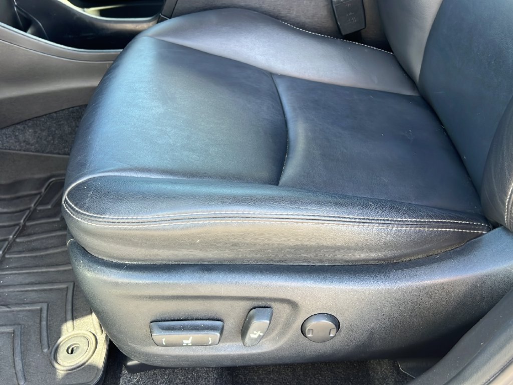 Used 2015 Toyota Prius V Five FWD image 16