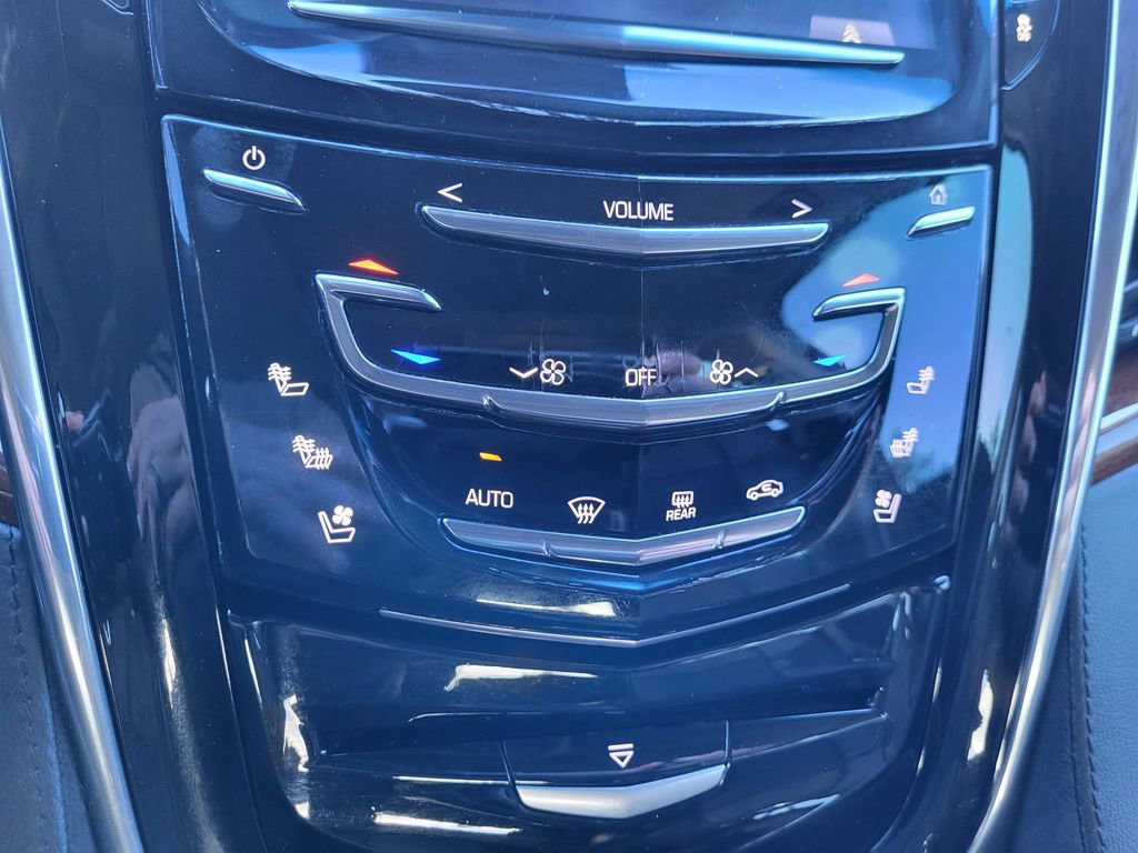 Used 2016 Cadillac Escalade Luxury AWD/4WD image 29