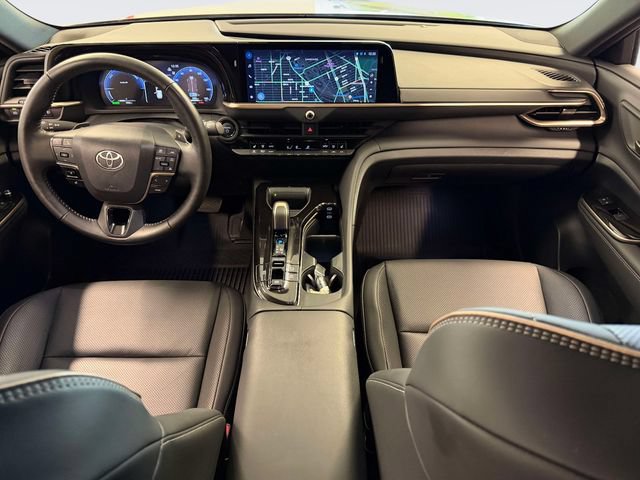 Used 2025 Toyota Crown Signia AWD/4WD image 13