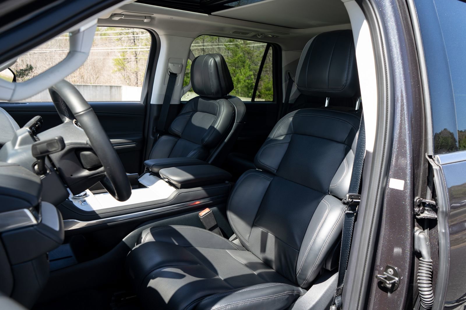 Used 2025 Lincoln Navigator L Reserve AWD/4WD image 26