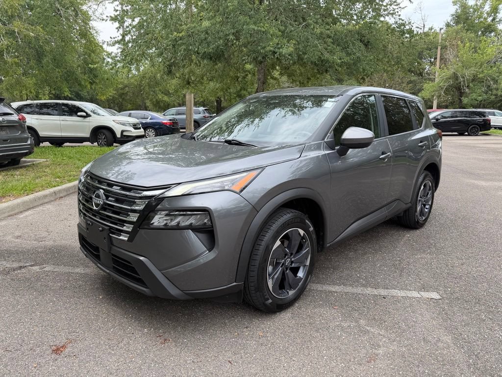 Used 2024 Nissan Rogue SV FWD image 3