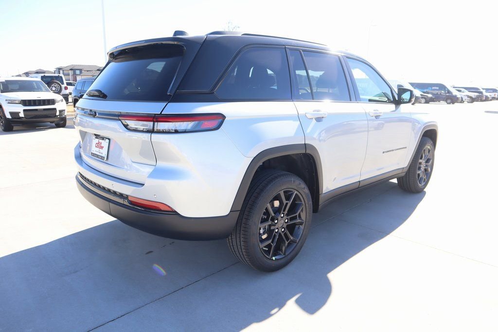 New 2025 Jeep Grand Cherokee Limited image 22