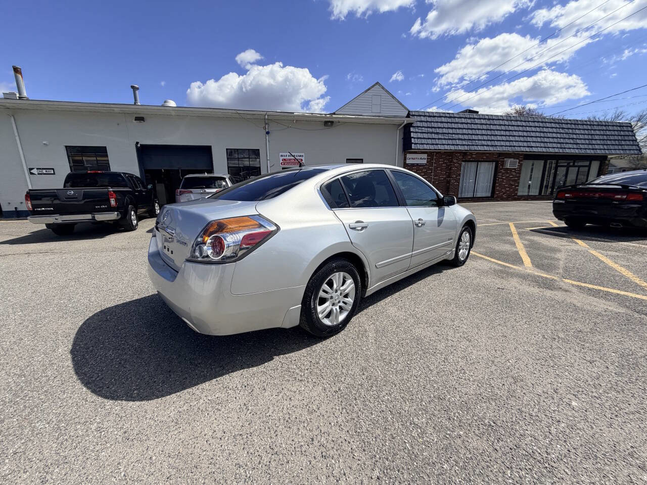 Used 2010 Nissan Altima Hybrid Sedan image 9