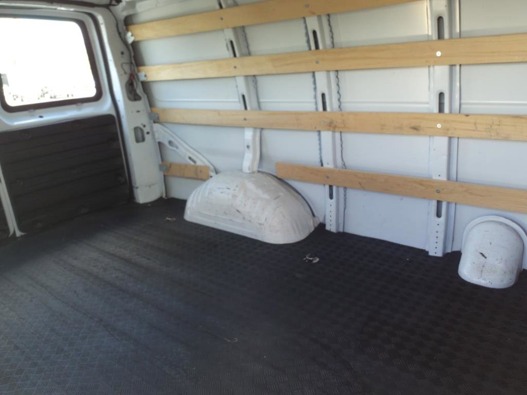 Used 2022 Chevrolet Express 2500 w/ Driver Convenience Package image 12