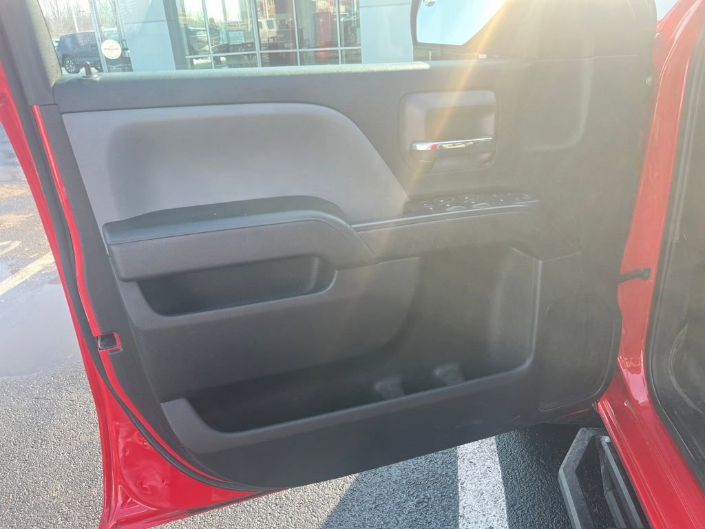 Used 2018 Chevrolet Silverado 1500 Custom w/ Custom Value Package image 8