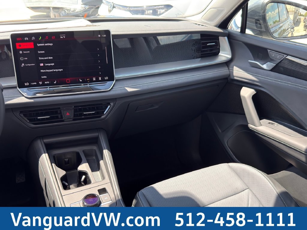 New 2026 Volkswagen Tiguan SE FWD image 23