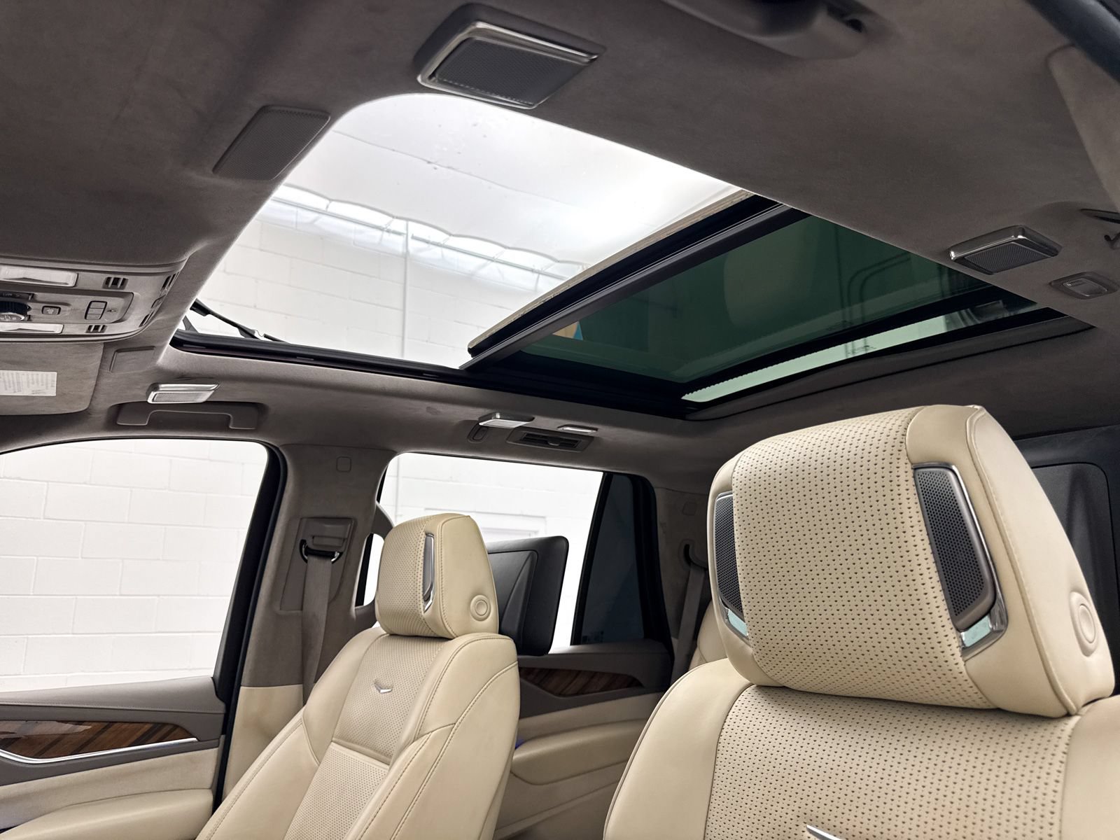 Used 2022 Cadillac Escalade Sport Platinum AWD/4WD image 21