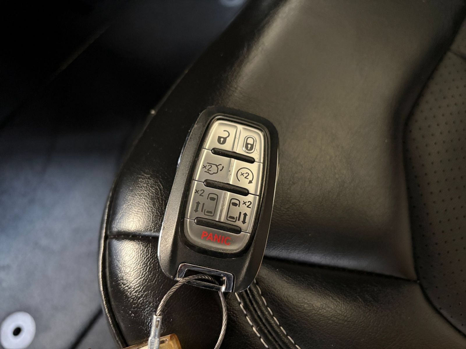 Used 2025 Chrysler Pacifica Select FWD image 17