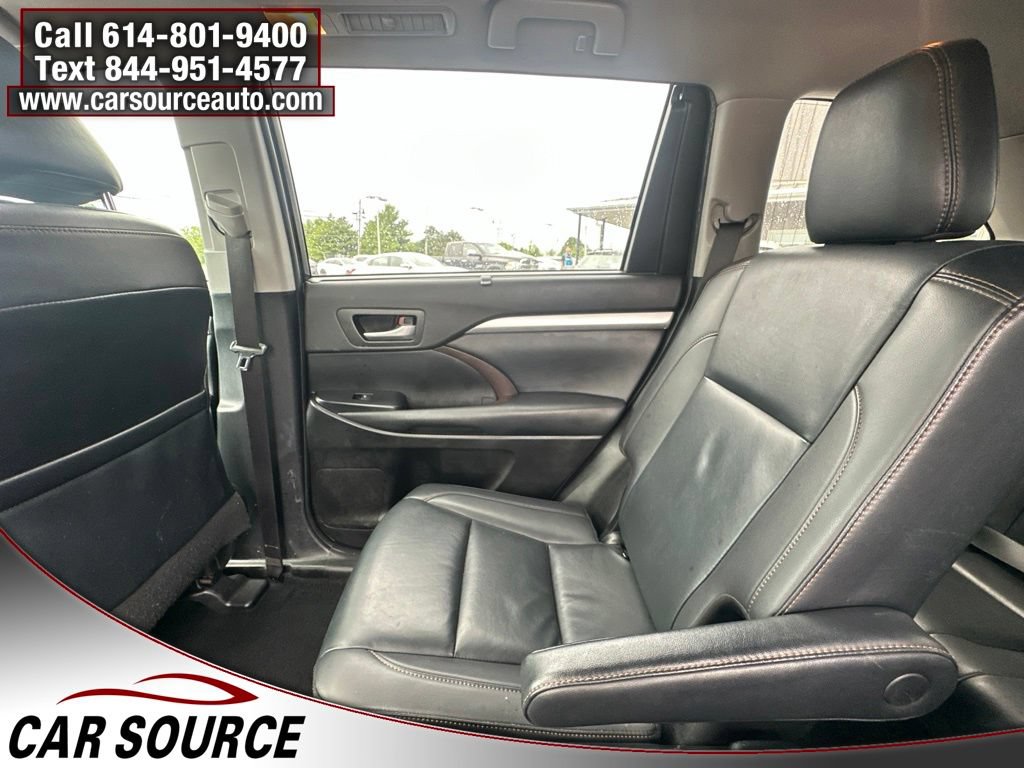 Used 2019 Toyota Highlander XLE AWD/4WD image 23