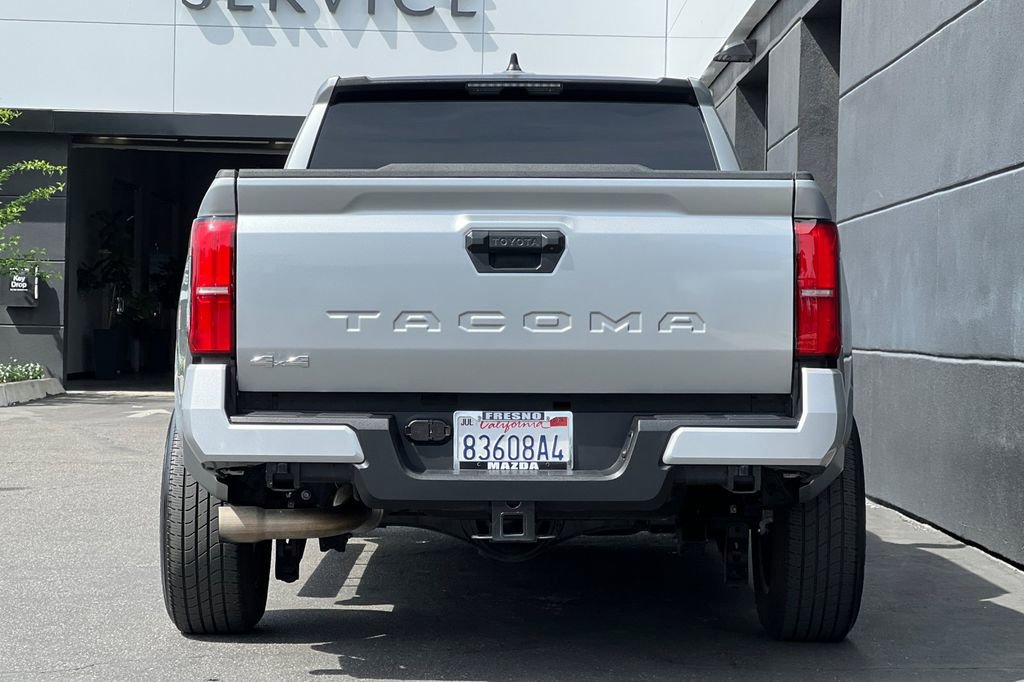 Used 2024 Toyota Tacoma SR5 AWD/4WD image 7