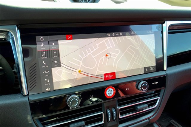 New 2026 Porsche Macan image 34