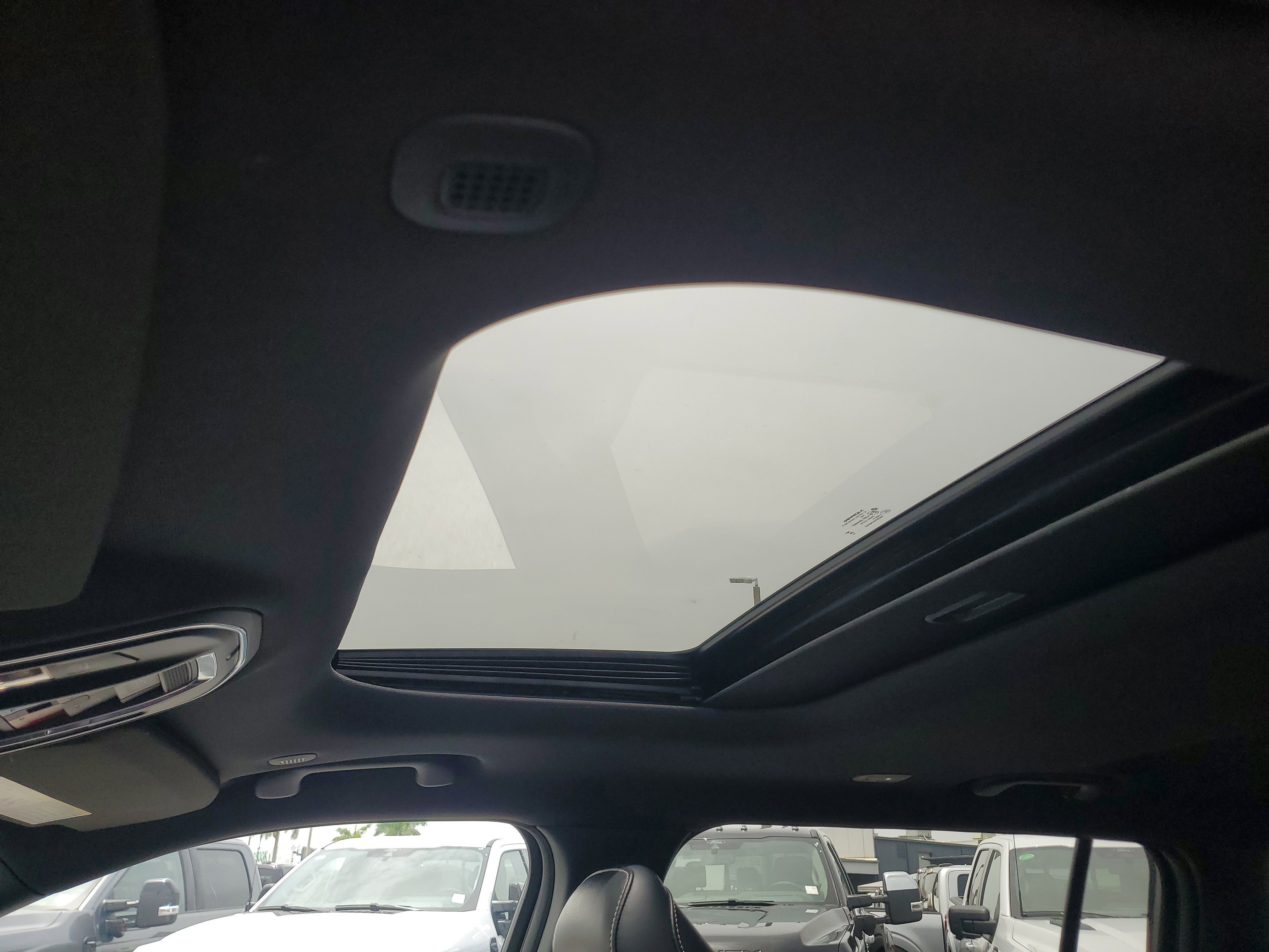 Used 2024 Jeep Grand Cherokee L Altitude image 11