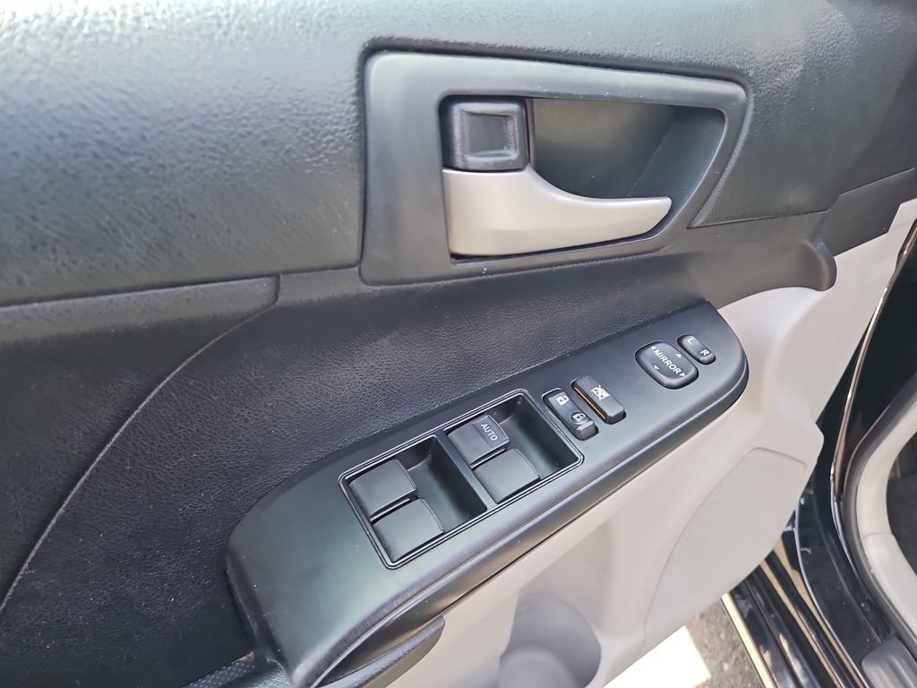 Used 2012 Toyota Camry LE FWD image 21