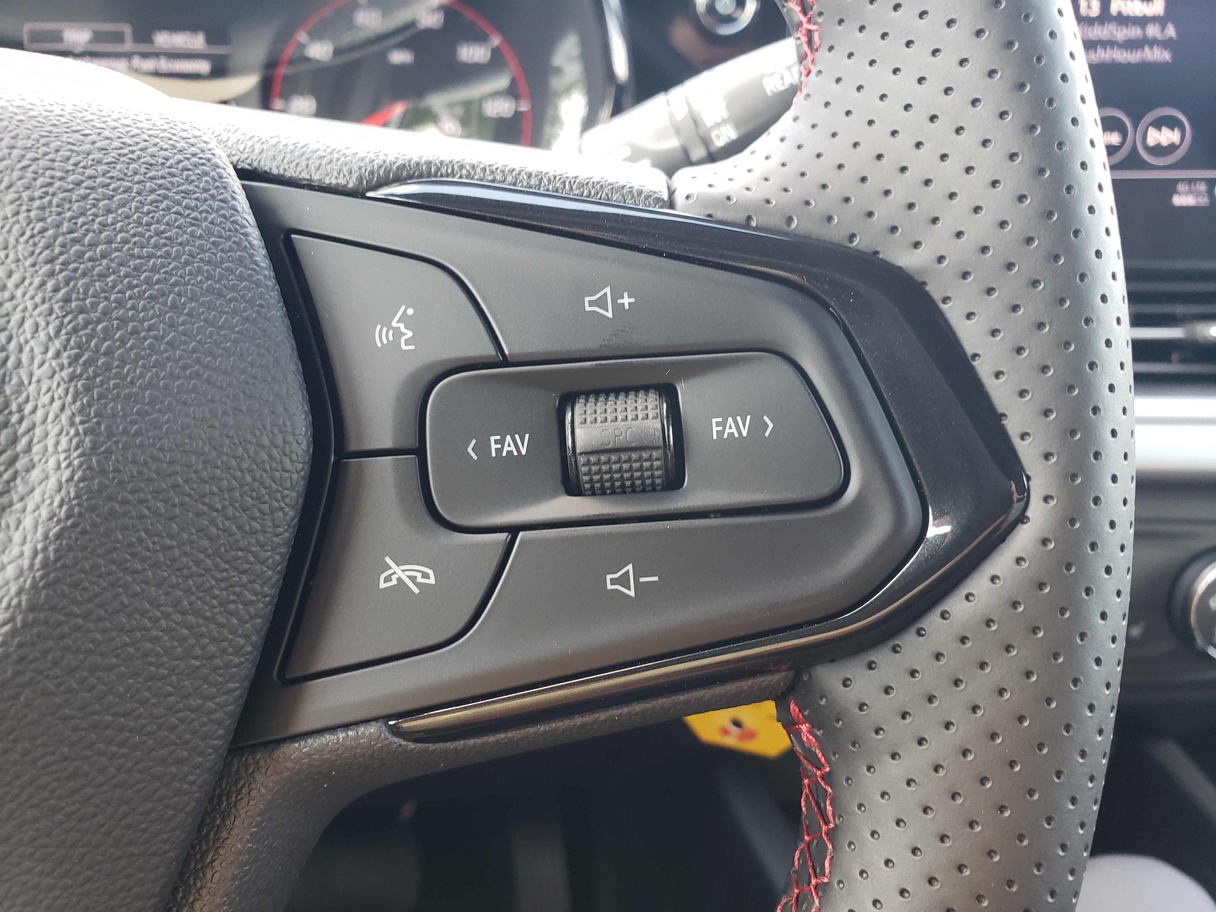 New 2026 Chevrolet Trax RS w/ Driver Confidence Package FWD image 17