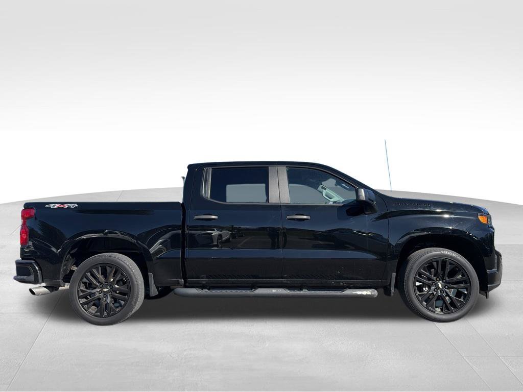 Used 2020 Chevrolet Silverado 1500 Custom w/ Custom Value Package AWD/4WD image 2