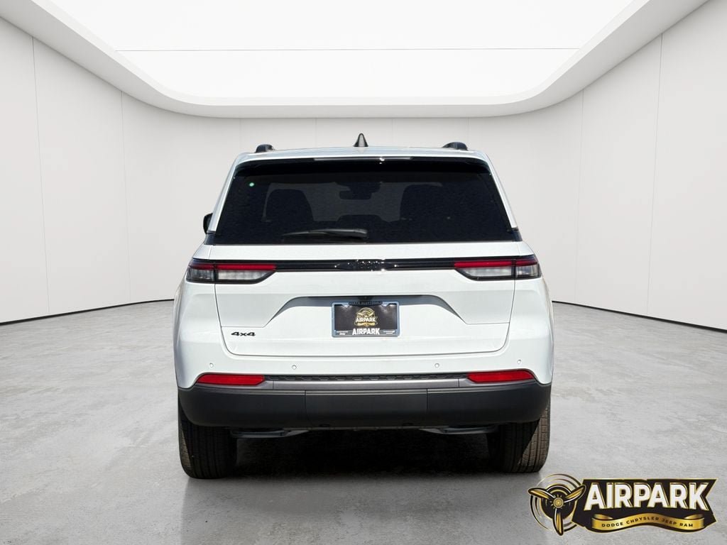 New 2026 Jeep Grand Cherokee Altitude AWD/4WD image 5