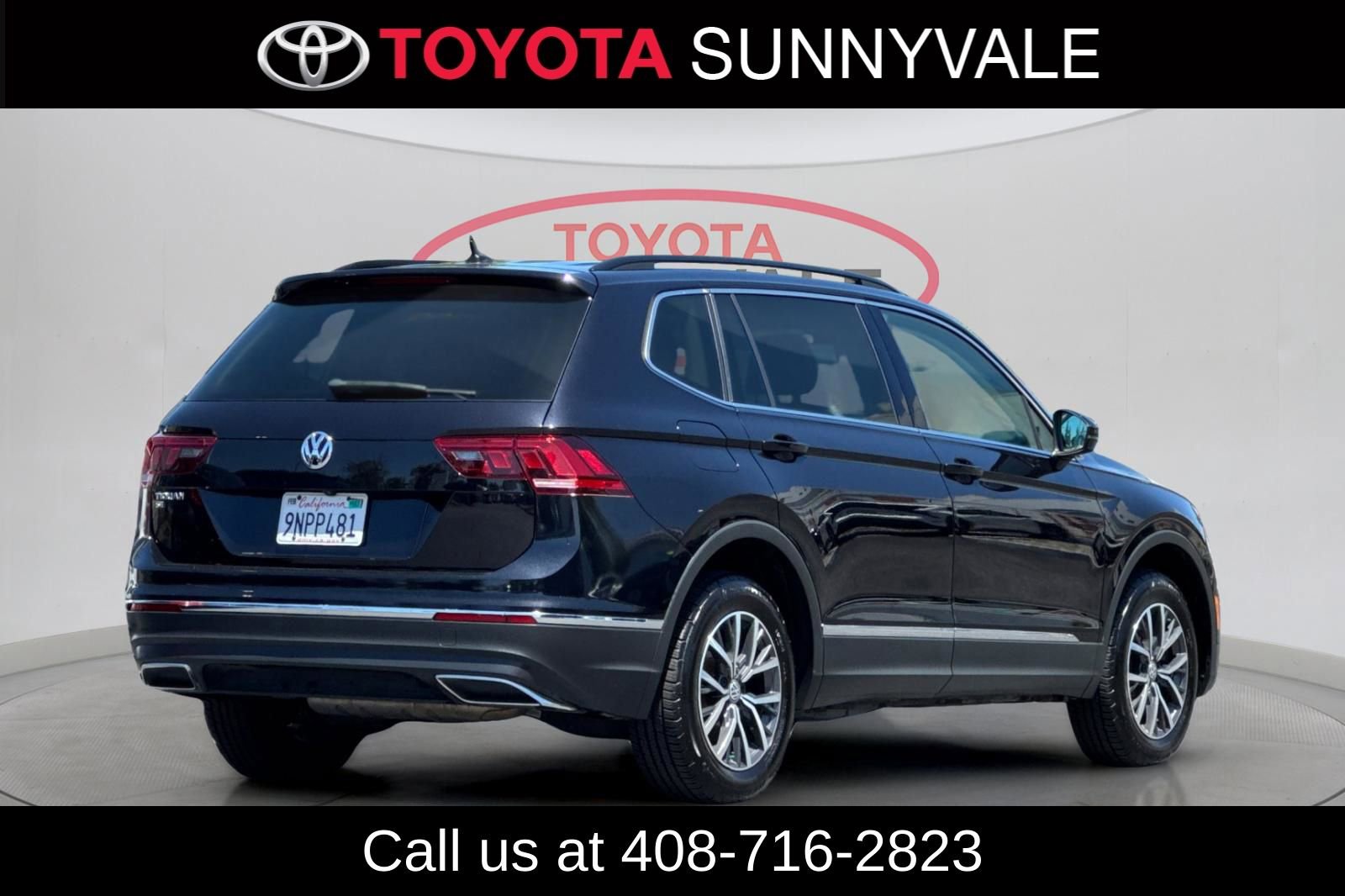 Used 2020 Volkswagen Tiguan SE w/ Panoramic Sunroof Package FWD image 3