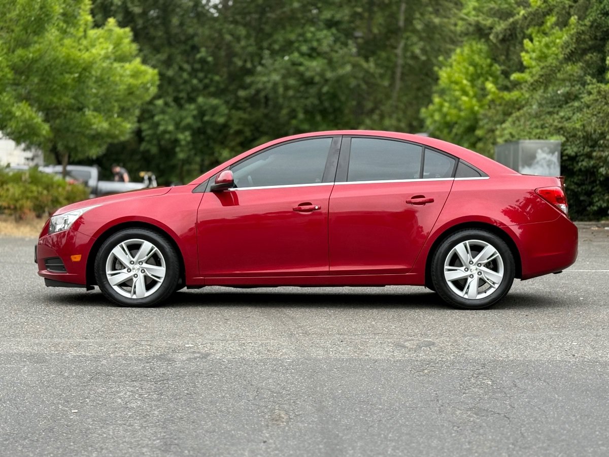 Used 2014 Chevrolet Cruze Diesel FWD image 8